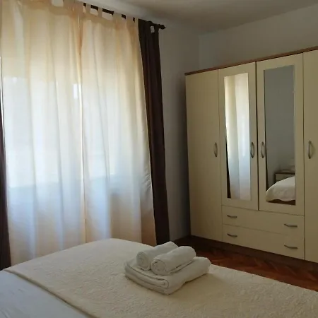 House Tunjarice Vikendica