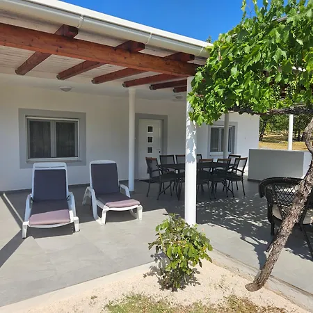 別荘 House Tunjarice *