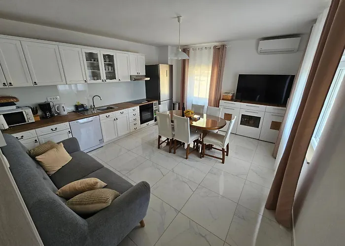 House Tunjarice Дом отдыха Обровац