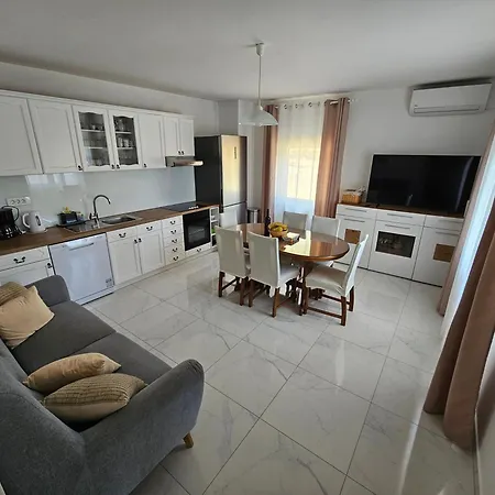 House Tunjarice Дом отдыха Обровац